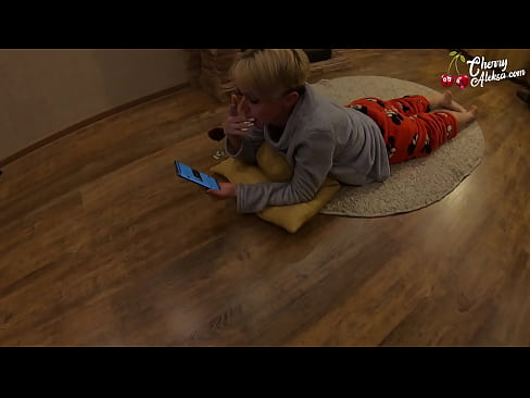 ❤️ Skør blondine suger kæmpe pik og hopper på den - analsex ❤️ Sluts at da.fulldesisex.ru ☑